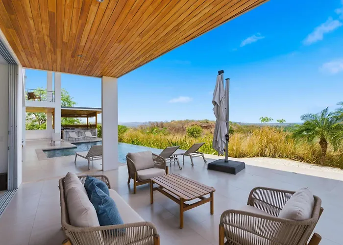 Luxury Ocean-view Villa, Infinity Pool, Concierge Villa *