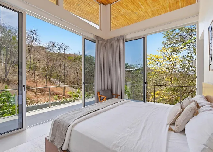 Luxury Ocean-view Villa, Infinity Pool, Concierge Villa