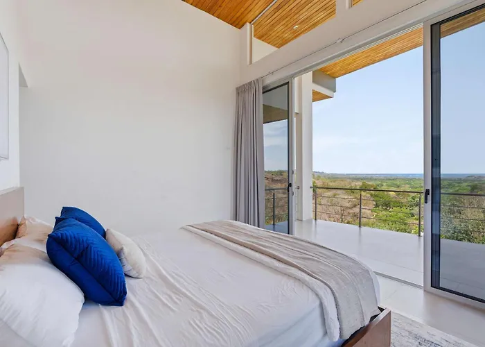 Luxury Ocean-view Villa, Infinity Pool, Concierge *