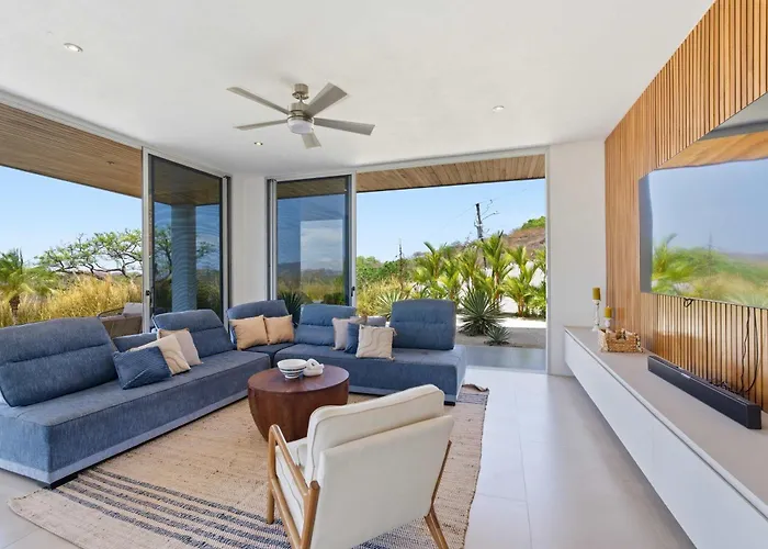 Luxury Ocean-view Villa, Infinity Pool, Concierge Playa Grande
