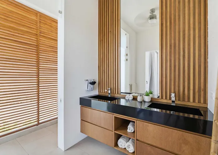 Luxury Ocean-view Villa, Infinity Pool, Concierge Villa